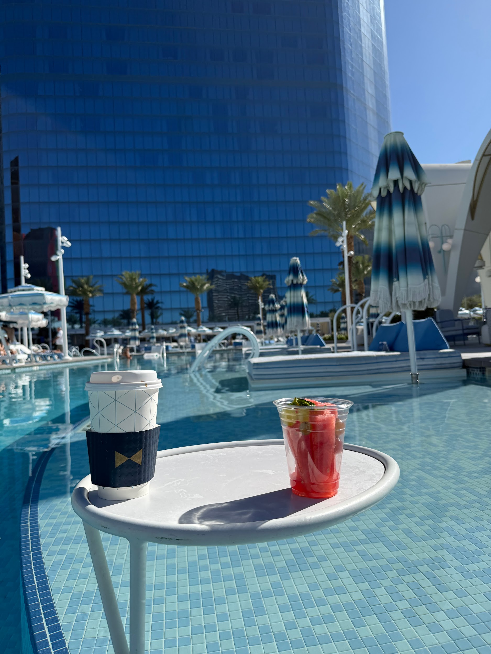 Vegas Fontainebleau pool